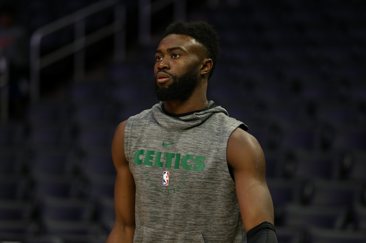 天生赢家，魔术师已以不同身份斩获包括篮球、足球和棒球共18座冠军（魔术师以多重身份横跨篮足棒三界，已揽获18座冠军，堪称天生赢家）