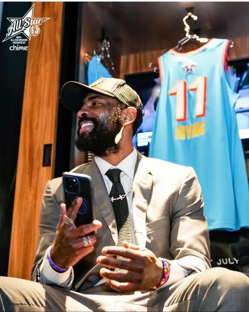 争四格局大乱，曼联3场不败，积分追平切尔西，与欧冠区只差1分（英超争四再起波澜：曼联近3战不败，积分追平切尔西，距欧冠区仅1分）