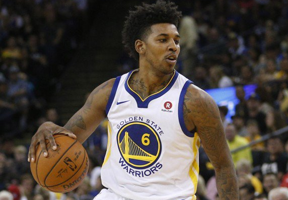 科克：不管踢几分钟都要发挥重要作用，接受分配给自己的角色（科克：无论出场多久都要贡献价值，服从球队角色安排）