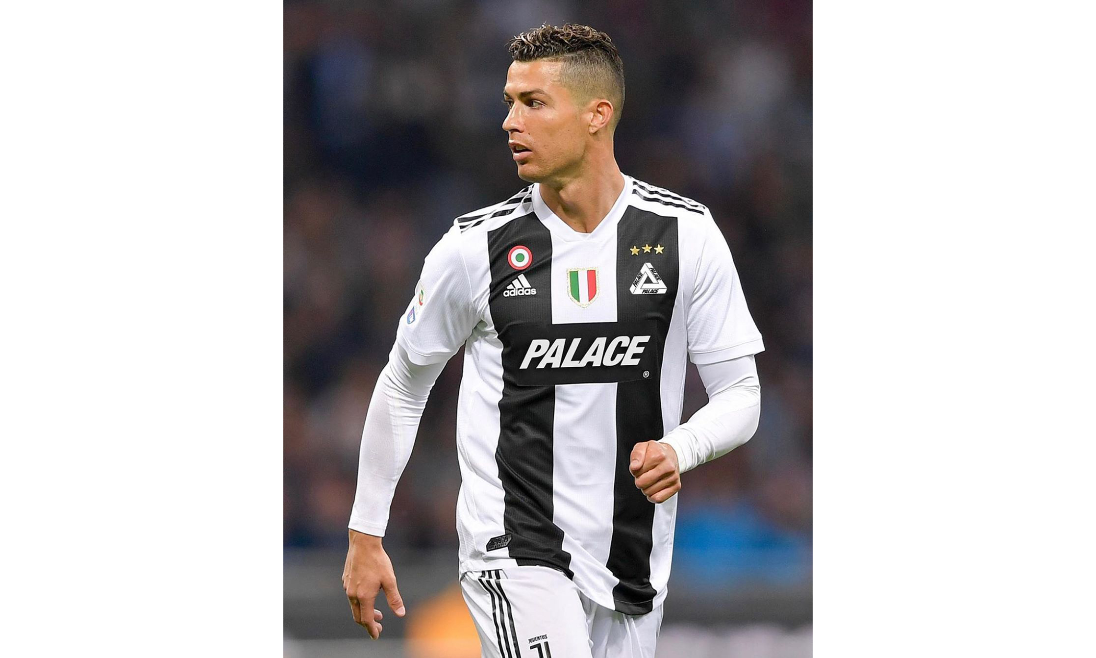 武磊：夺冠彰显海港底蕴，崇明一期球员会继续做好球队榜样（武磊：夺冠展现海港底色，崇明一期球员将继续为球队树立标杆）