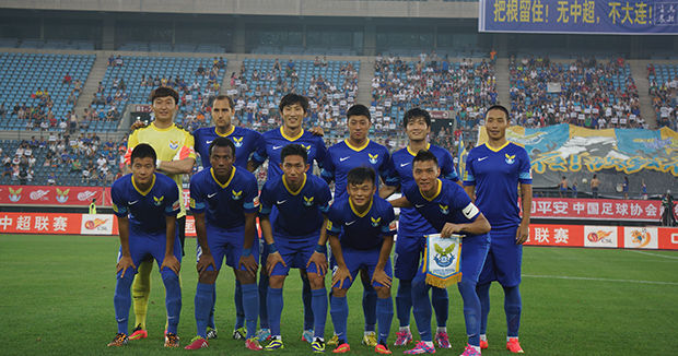 女友到场观战！阿德巴约全场投篮13中4仅得到8分（女友现场助威，阿德巴约13投4中仅拿8分）