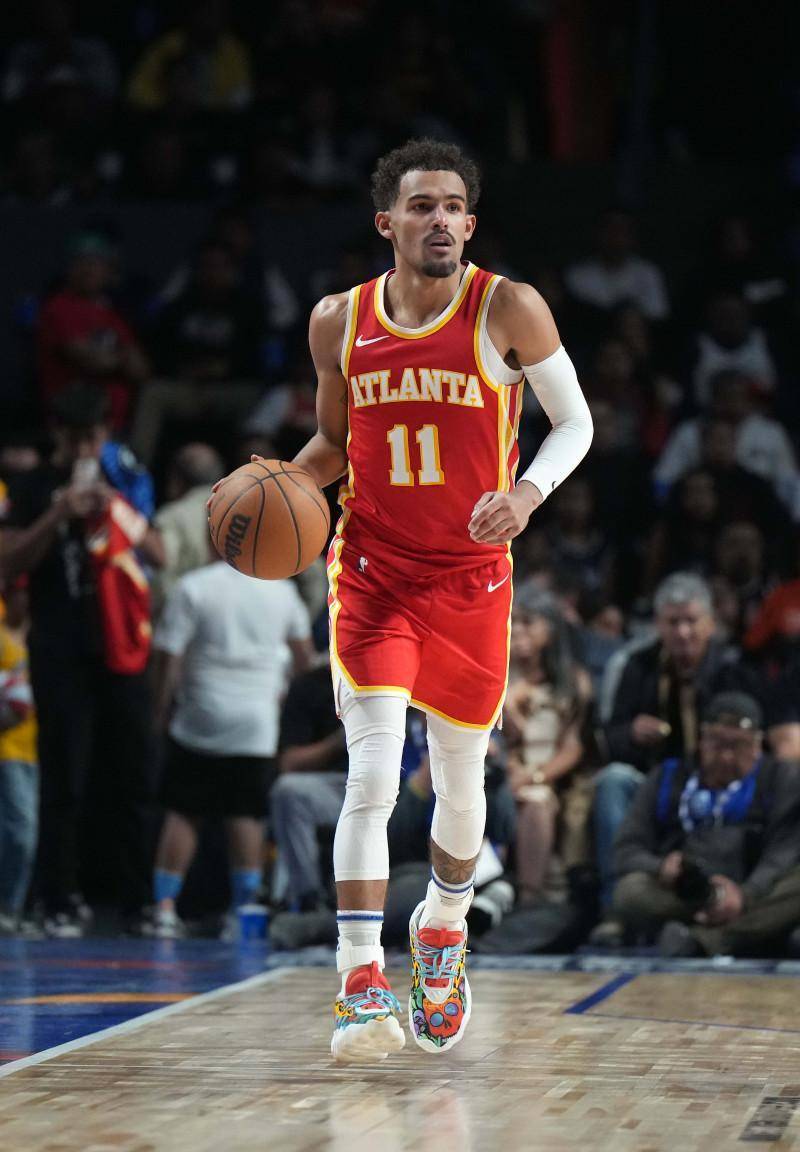 33岁孙兴慜自宣离队，10年热刺生涯收获英超金靴+欧联杯冠军（33岁孙兴慜宣布离开热刺，十年征战收获英超金靴与欧联杯桂冠）