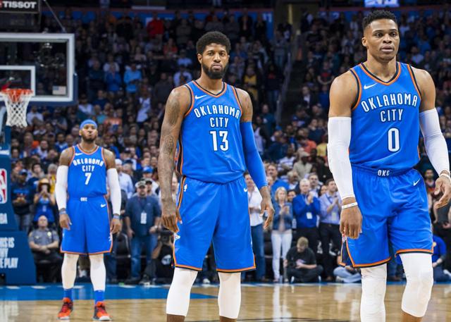 足球西甲榜首易主，冠军形势再变（西甲榜首再度易位，争冠格局重洗牌）