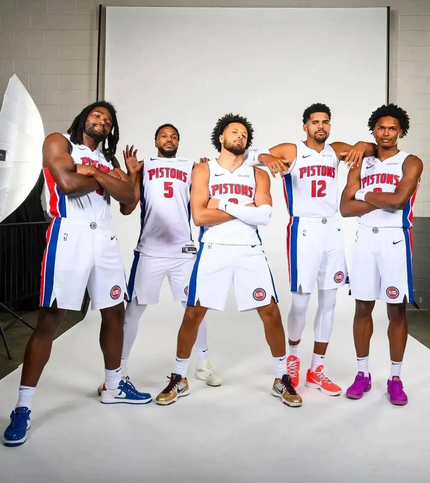 12球超越凯恩，劳塔罗是2025年欧冠进球最多的球员（劳塔罗以12球超越凯恩，成为2025年欧冠头号射手）