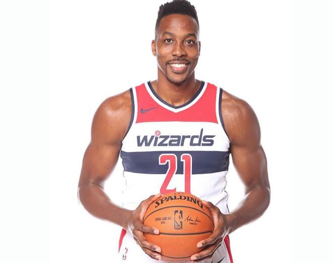 圣埃蒂安主帅：哈兰德将对阵姆巴佩在挪威几乎是全民话题（圣埃蒂安主帅：哈兰德与姆巴佩的对决在挪威掀起全民热议）