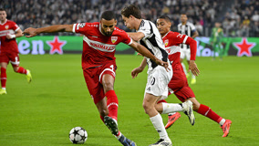 克里斯意外被换下场，赛场悬念陡生（克里斯突然被换，战局悬念陡增）