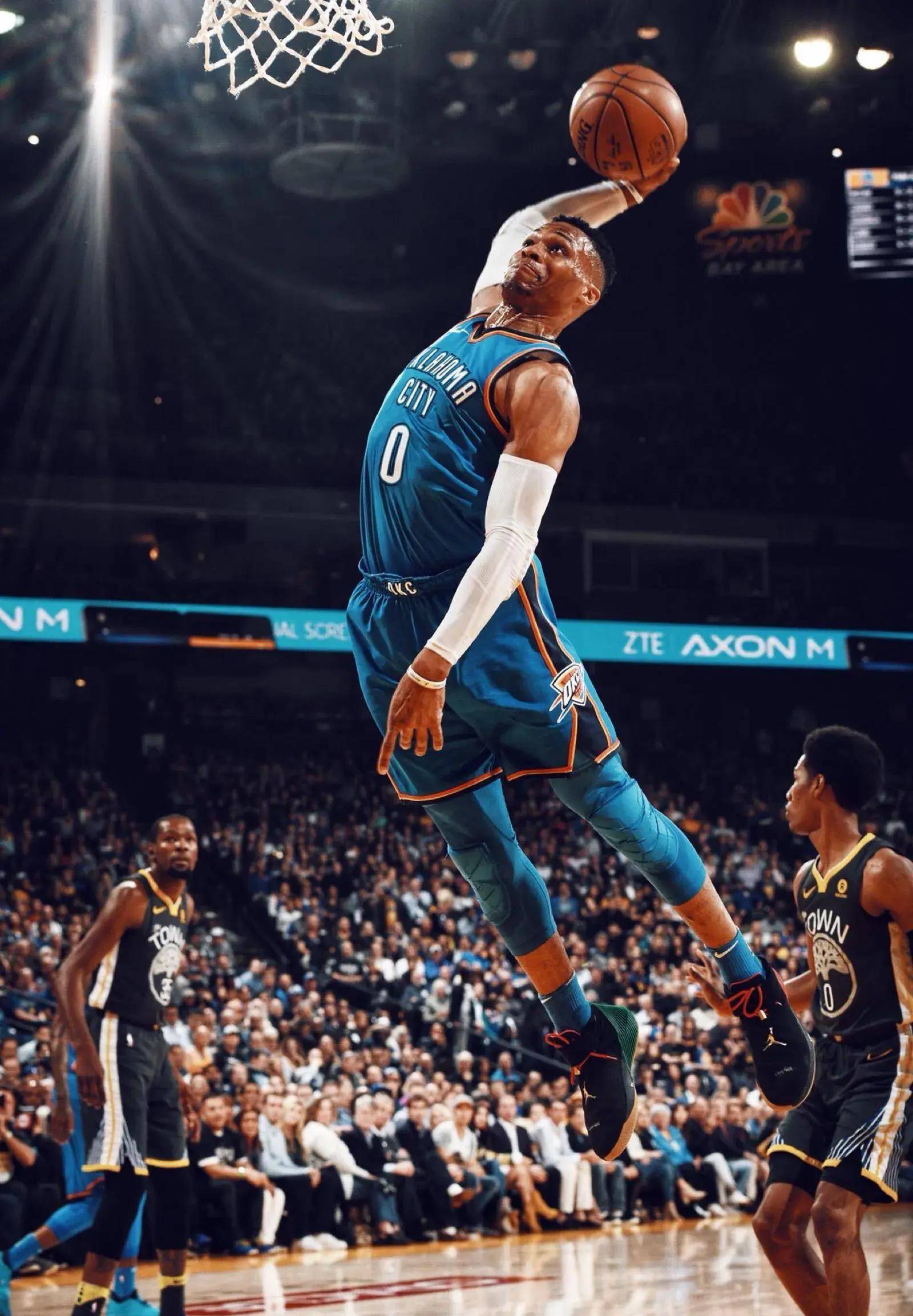 崛起！诺里斯打破了红牛和梅奔自10年起对世界冠军的垄断（诺里斯登顶，终结红牛与梅奔自2010年的冠军垄断）