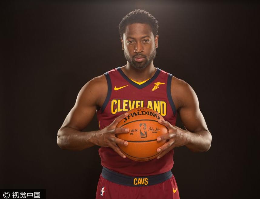 曼城对阵水晶宫，争夺英超争四及争冠席位，双方势均力敌，比赛充满看点。（曼城对决水晶宫：英超争四与争冠焦点战，双方势均力敌看点十足）