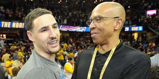 官方：阿贾克斯主帅海廷加下课；带队本赛季欧冠四战全败（阿贾克斯官宣海廷加下课，本季欧冠四战皆负）